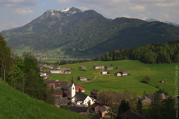 Talpanorama Hittisau bis Hittisberg Foto Grünwiesen Dorfkirche Naturidyll Vorarlberg