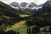 Wildental Almwiesen Alpengipfel Naturfoto Kleinwalsertal Hochgebirgstal Bergpanorama