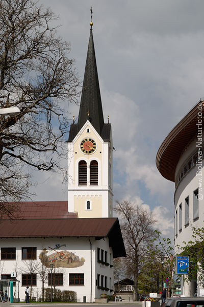 Riezlern Foto Kirche Gemeinderat Kleinwalsertal Bergstadt Vorarlberg Bild
