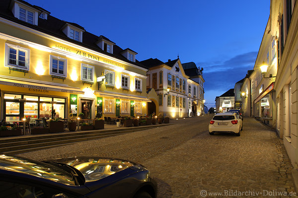 Melk Gasse zur Post Nachtfoto Altstadt Romantik Hotel Unterkunft Restaurant