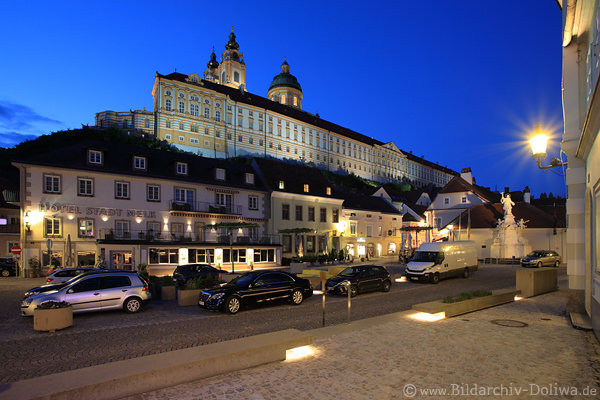 Melk Nachtfoto Altstadt unter Burg Klosterfestung Skyline Bild