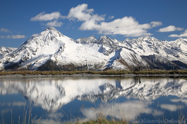 Zillertaler Alpen Hochgebirge Bergsee Gipfelpanorama Schnee Wasserspiegelung Naturfoto