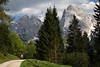 Bergweg Wanderin Felskulisse Foto Wilder Kaiser Naturidyll Alpen Landschaftsbild