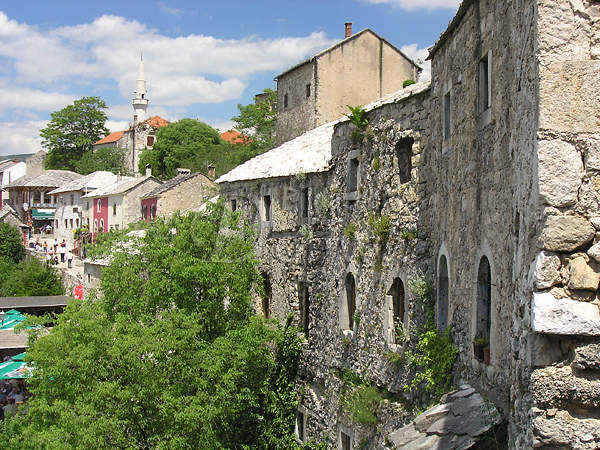 Mostar steinerne Architektur Foto historische Altstadt Bild Huser enge Gassen