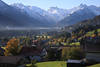 Allgäuer Alpengipfel in Schnee Bergpanorama über Illertal in Morgennebel