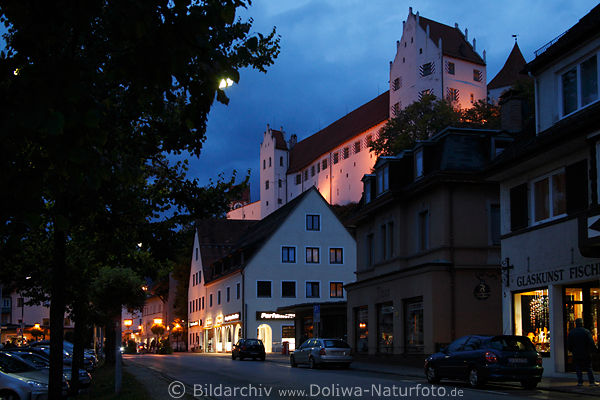 Fssen in Allgu Strassenbild Altstadt blaue Stunde am Hohes Schloss Burg bei Dmmerung