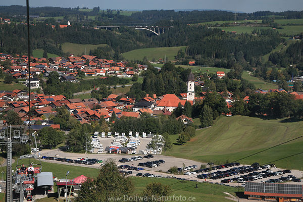 Nesselwang Stadt Luftbild Talstation Parkplatz Brcke Huser Alpensicht