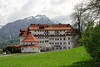 600868_ Stillachhaus Klinik in Oberstdorf Foto vor Berg Allgäuer Alpen, Hospital, Klinikum vor Berggipfel