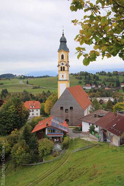 Pfronten Kirche ber Huser Landschaft in Allgu
