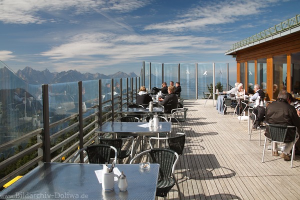 Tegelberg Terrasse mit Gipfelpanorama Allgu Alpen Bergrestaurant Bild 811453