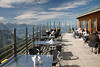 Tegelberg Terrasse mit Gipfelpanorama Allgäu Alpen Bergrestaurant Bild 811453 Foto