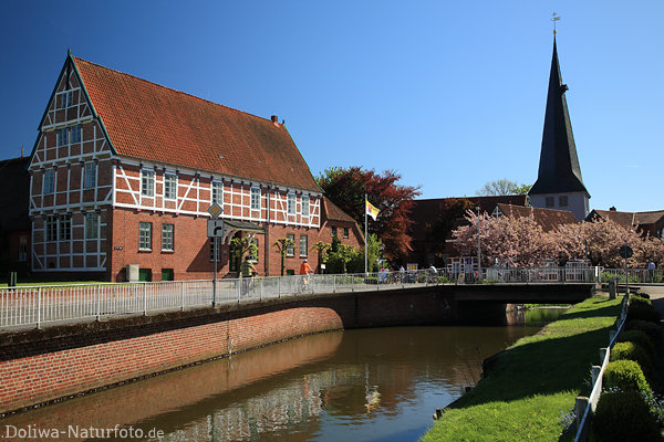 Fleetbrcke Jork Borstel Hauptwettern Wasserfluss Baumblte in Altesland