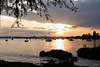 601542_ Allensbach Urlaub Romantik Foto: Sonnenuntergang Bild ber Gnadensee mit Segelbooten im Wasser
