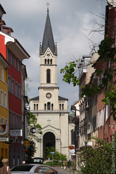 Stephanskirche in Altstadt Konstanz sptgotische Basilika Tageslicht Aufnahme Strassenbild