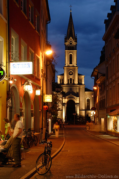 Konstanz Stephanskirche Nachtgasse romantische Lichtstimmung