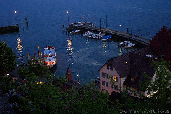 Meersburg Hafen Mole am Burg Abendstunde Nachteinbruch Dmmerung ber Wasser