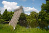 Bambuszelt am Teich Wasser Bambusbau grüne Naturidylle in Hamburg Botanischer Garten