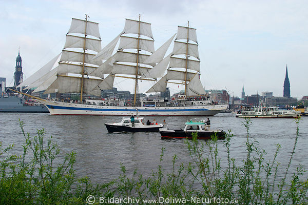 Dreimaster Mir Segelschiff (Frieden) + Jula Lynn Motorboot