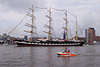 Krusenstern 4-Mast Riese Segelschiff Foto in Hamburger Hafen Schiffsparade