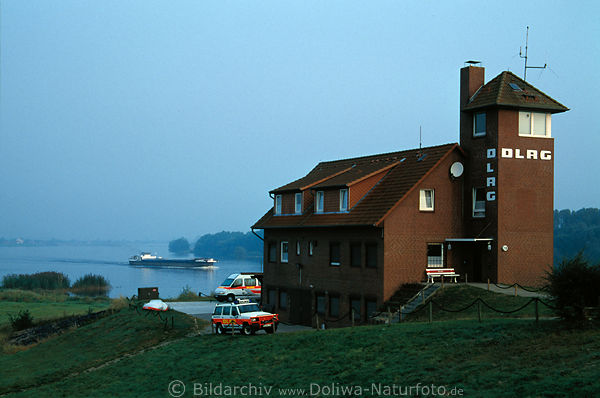 DLRG-Hoopte Elbhaus mit Elbblick