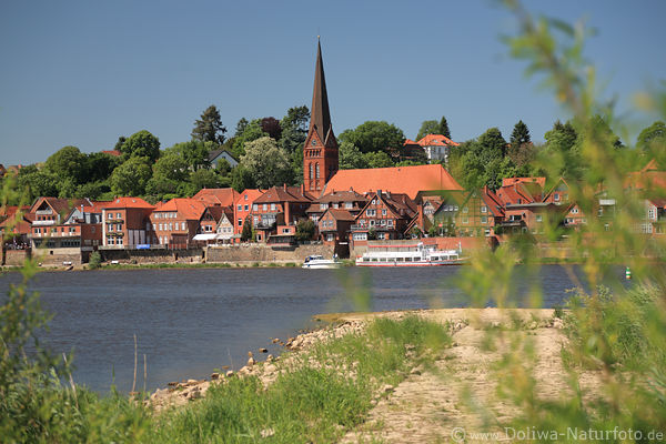 Lauenburg Altstadt am Wasser Flussufer Elbe Frhling-Landschaft