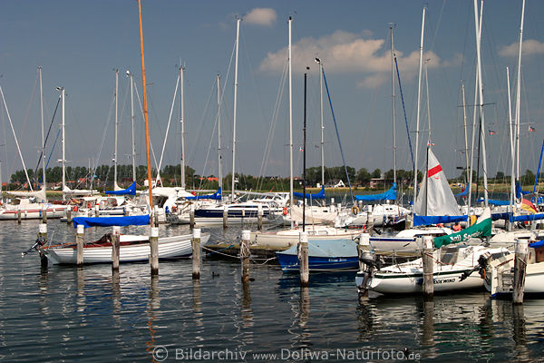Fehmarn Yachthafen in Burgtiefe Wassersport-Yachten