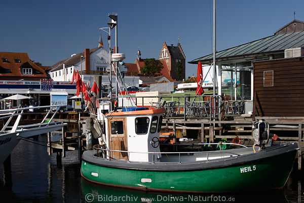 Fischkutter Heil 5 in Hafen von Heiligenhafen