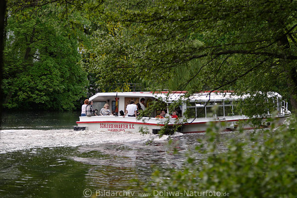 Alsterschiff Schleusenwrter Flachboot Kanalfahrt Touristen Alsterschippern