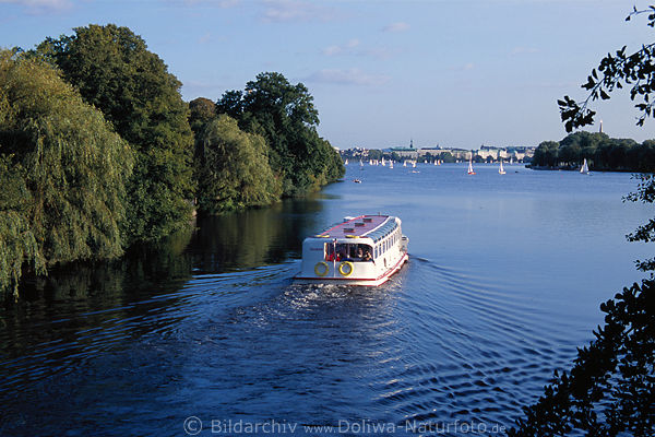 Alsterschippern Schiff Auenalster Hamburg See Segler vom Norden