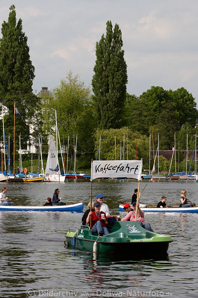 Alster Trettboot Kaffefahrt Mdels Mdchen Frauen auf Seefahrt