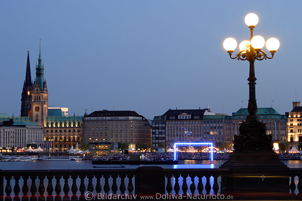 Hamburg Cityblick Lombardsbrcke Laterne Alstersee Blautor