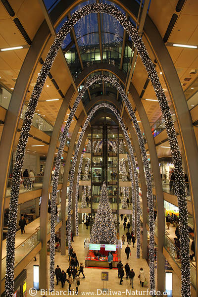 Hamburg Europa-Passage Advent Tannenbaum Lichterbgen vor Weihnachten