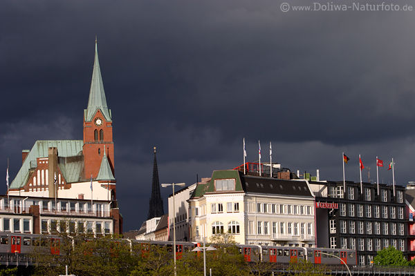Hamburg Hafenstadt in Licht Wetterstimmung ber G.Adolf Kirche Johannisbollwerk Landungsbrcken 
