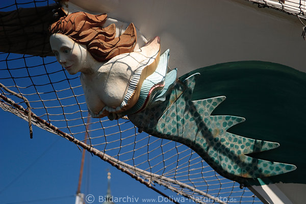 Nymphe Nixe unter Schiffsspitze Segelschiff Hafen Hamburg
