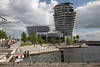 Hafencity Terrassen Landschaft Treppen Grnpark am Elbwasser Strandkai Hausturm Architektur