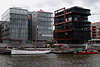 Hamburg Museumsboote an neuen Glashuser Fotografie in Hafencity am Sandtorkai, Hafenfest Bild