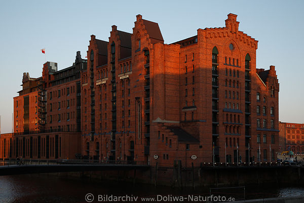 Museumsgebude der Schifffahrt Backsteinbau 2010 in Abendlicht am Kaispeicher B