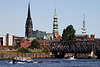 Barkassen im Magdeburger Hafen vor St. Nikolai Kirche, Katharinen Kirchhof und Fernsehturm
