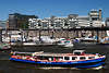 Barkasse Nordsee 6 mit Touristen auf Hafenrundfahrt im City Sporthafen Hamburg Foto _4x