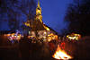 Adventsmarkt Bergen Lagerfeuer Kirche Weihnachtsmarkt Nachtkulisse