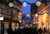 Weihnachtsmarkt Celle schöne Altstadtkulisse Nachtlichter Fachwerkhäuser Adventdekor