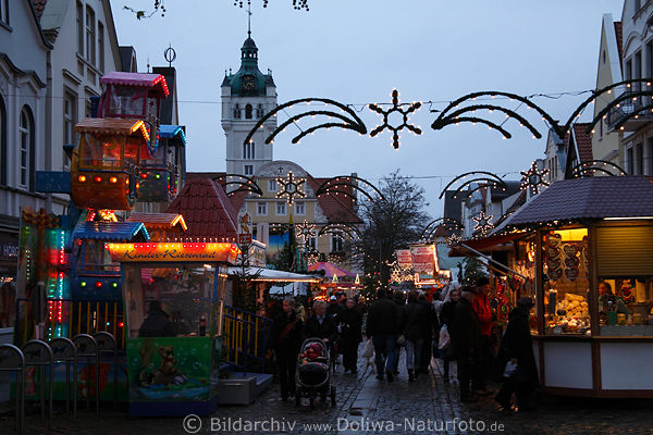 Verden Adventszeit Bummel auf Weihnachtsmarkt Reisefoto mit Rathausblick