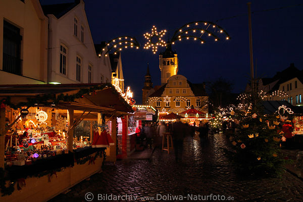 Verdener Weihnachtsmarkt auf Groe Strasse vor dem Rathaus Nachtlichter