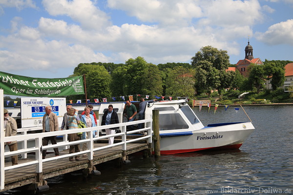 Seebrcke Eutin Wasserufer Schiffsanleger Freischtz Touristen-Boot Schlossblick