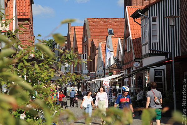 Pl�n Promenade Passanten Fussg�ngerzone Lange Strasse Street-view