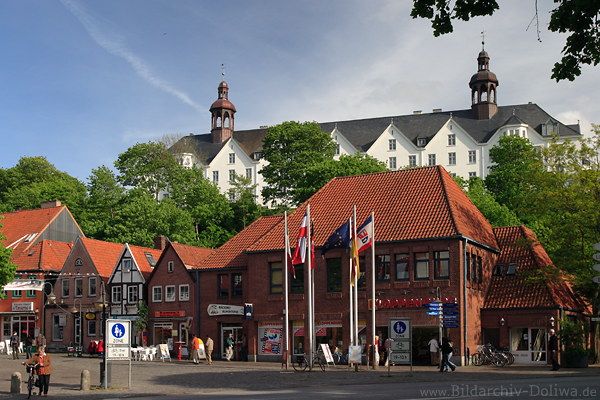 Pln Stadtstrasse Huser unter weiem Schloss
