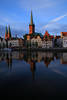 Lbeck Altstadt in Abendlicht Kirchtrme Spiegelung in Wasser