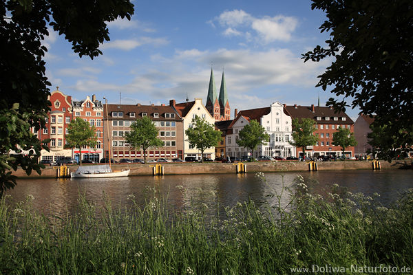 Lbeck Flusslandschaft Untertrave Ufergrser Altstadtblick