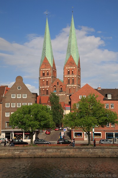 Lbeck Doppelturmkirche St. Marien in Altstadt am Traveufer