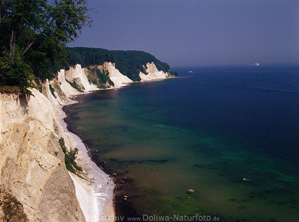 R�gen Kreidek�ste Hochklippen Meer Wasser in Nationalpark Jasmund